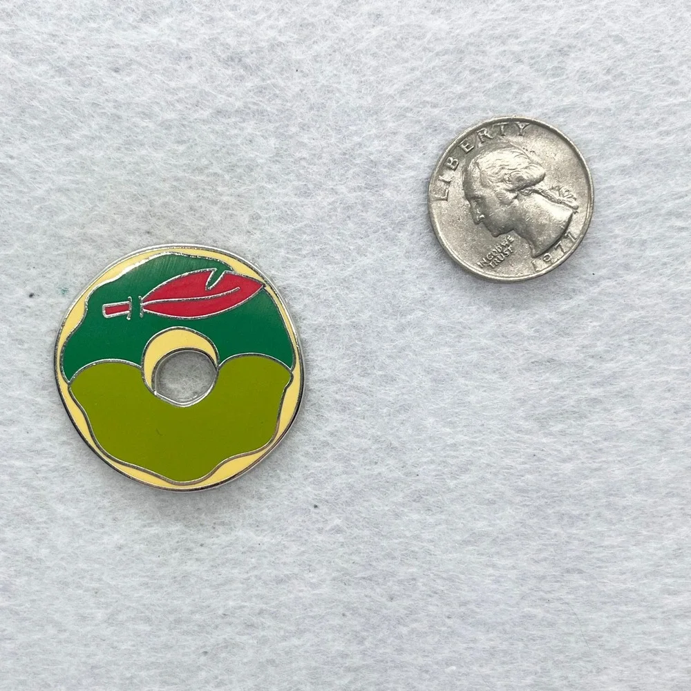 🔮 5/$25 Disney Peter Pan‎ Donut Pin